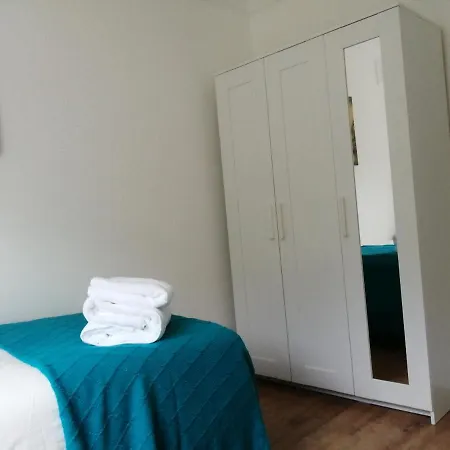 Lovely 3 Bedrooms Flat Near Romford Station With Free Parking Exterior photo