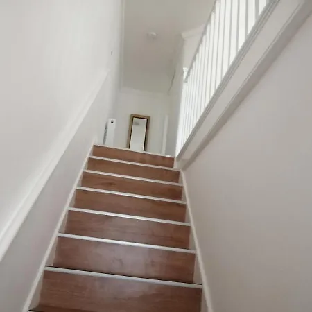 Lovely 3 Bedrooms Flat Near Romford Station With Free Parking Exterior photo