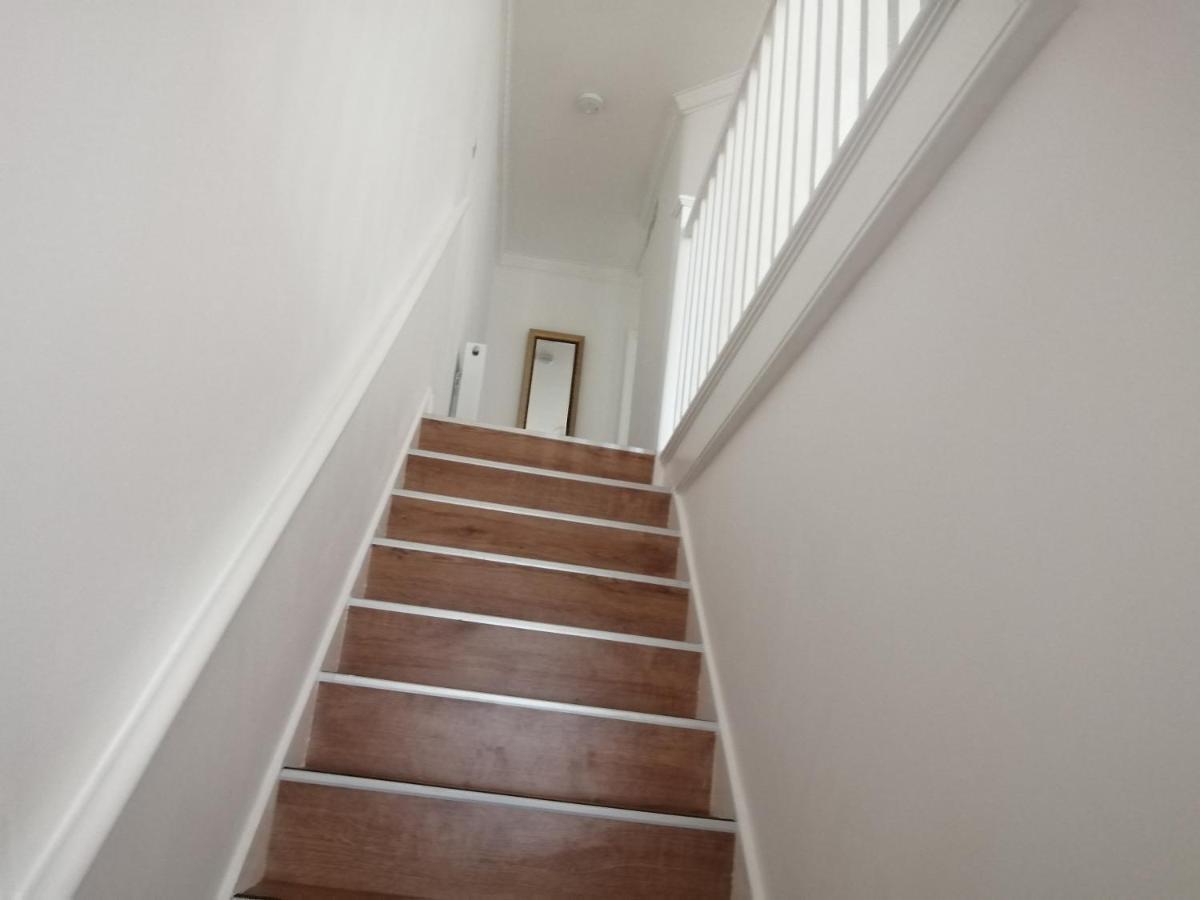 Apartment Lovely 3 Bedrooms Flat Near Station With Free Parking