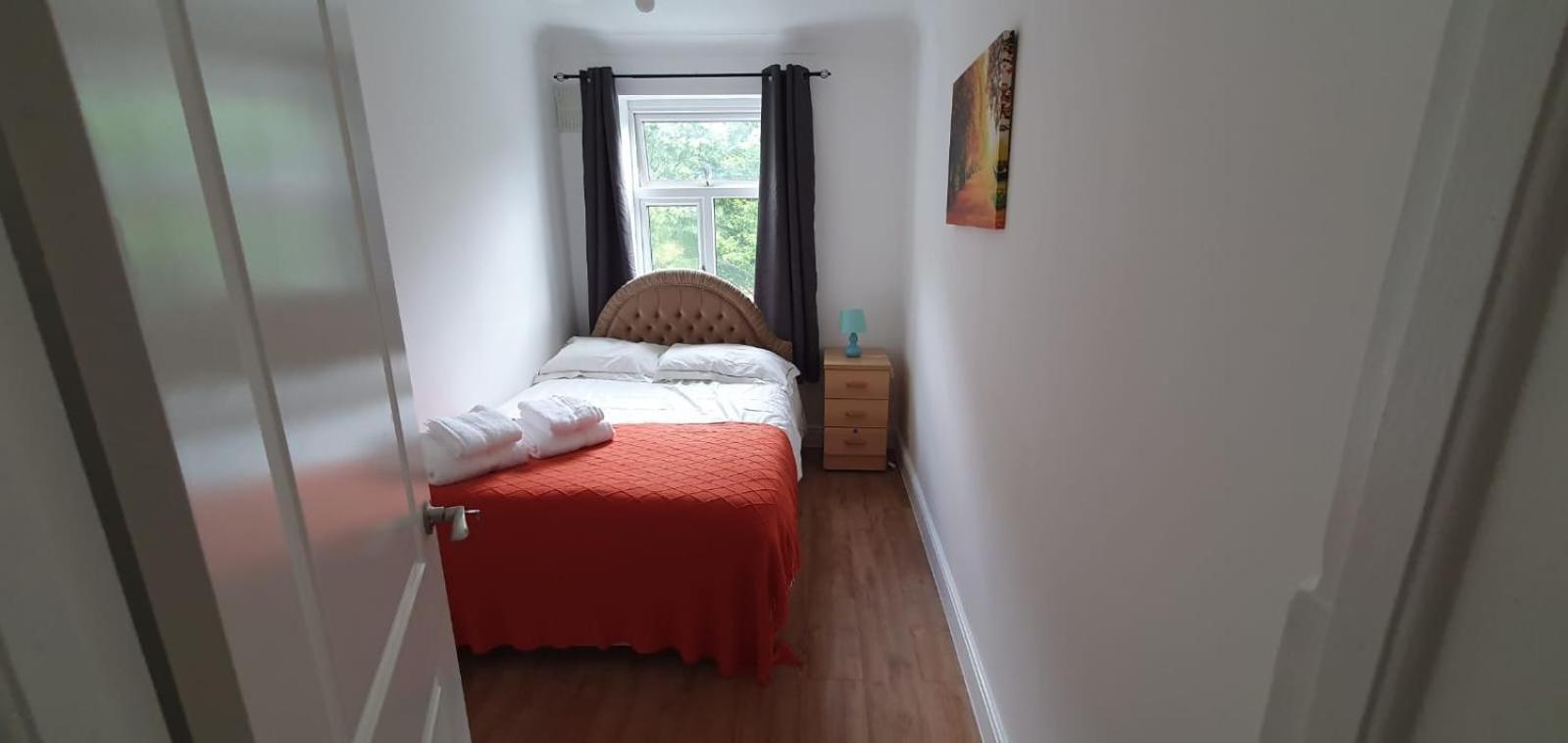 Apartment Lovely 3 Bedrooms Flat Near Station With Free Parking *