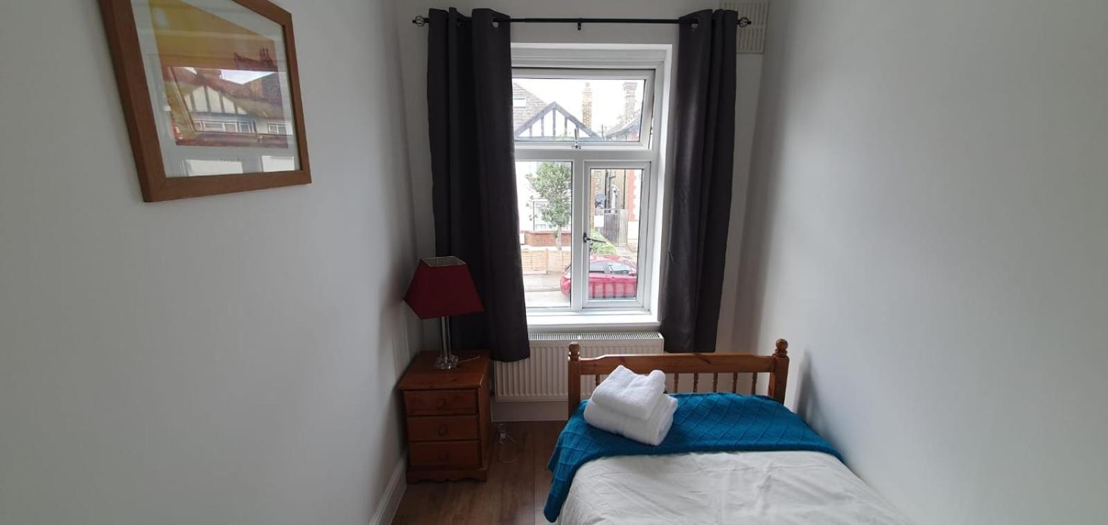 Apartment Lovely 3 Bedrooms Flat Near Station With Free Parking